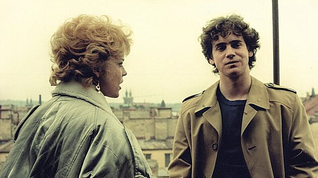 Veronika Jeníková a Jan Potměšil ve filmu Bony a klid (1988)