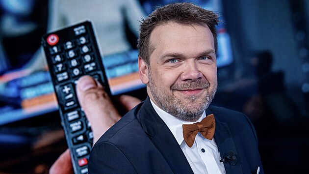 Hosty pořadu Rozstřel DUEL jsou b&yacute;val&yacute; ministr kultury Martin Baxa (ODS) a poslanec Patrik Nacher (ANO). T&eacute;matem pořadu jsou koncesion&aacute;řsk&eacute; poplatky.