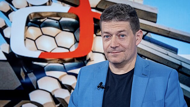 Hosty pořadu Rozstřel DUEL jsou b&yacute;val&yacute; ministr kultury Martin Baxa (ODS) a poslanec Patrik Nacher (ANO). T&eacute;matem pořadu jsou koncesion&aacute;řsk&eacute; poplatky.