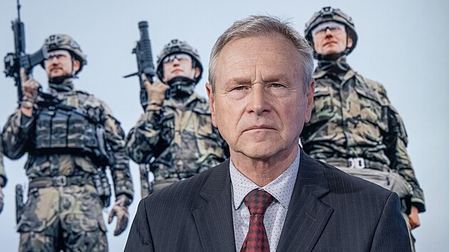 Jiř&iacute; &Scaron;ediv&yacute;, arm&aacute;dn&iacute; gener&aacute;l ve v&yacute;službě