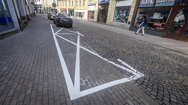 Liberečt&iacute; radn&iacute; přesouvaj&iacute; taxislužby z frekventovan&eacute; F&uuml;gnerovy ulice na dal&scaron;&iacute; m&iacute;sta v centru.