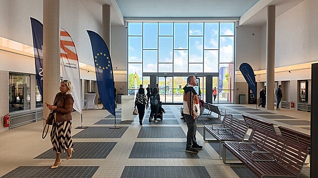 V Lovosic&iacute;ch  otevřeli opraven&eacute; vlakov&eacute; n&aacute;draž&iacute;. (21. dubna 2026)