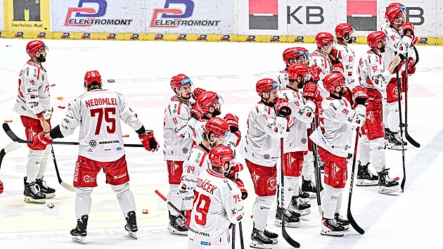 Zklaman&iacute; hokejist&eacute; Třince po prohran&eacute;m p&aacute;t&eacute;m fin&aacute;le extraligy