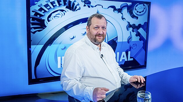 Vedoucí fyzik Protonového centra Vladimír Vondráček v podcastu Industrial