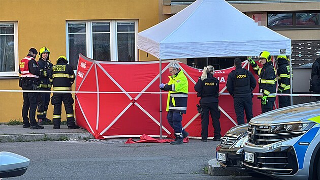 Žena v&nbsp;pražsk&yacute;ch Řep&iacute;ch vypadla z&nbsp;okna v&nbsp;11.&nbsp;patře panelov&eacute;ho domu. (24. dubna 2026)