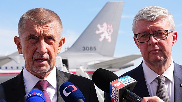 Předseda vl&aacute;dy Andrej Babi&scaron; a 1. m&iacute;stopředseda vl&aacute;dy a ministr hospod&aacute;řstv&iacute; Karel
Havl&iacute;ček na cestě z Kazachst&aacute;nu do Uzbekist&aacute;nu. (29. dubna 2026)