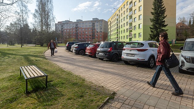 Přes zimu je ulice jednosměrn&aacute;, po zbytek roku Novou Pas&iacute;řskou v Jablonci nad Nisou směj&iacute; řidiči využ&iacute;vat z obou stran.