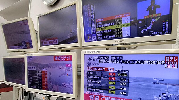 Japonsko zasáhlo silné zemětřesení, úřady varovaly před vlnou tsunami. (20. dubna 2026)