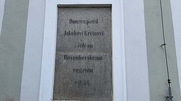 Třeboňsk&aacute; radnice prod&aacute;v&aacute; Krč&iacute;nův dům spojen&yacute; s v&yacute;znamnou osobnost&iacute; třeboňsk&eacute;ho rybn&iacute;k&aacute;řstv&iacute;, byť
nen&iacute; jist&eacute;, zda v něm Krč&iacute;n bydlel.