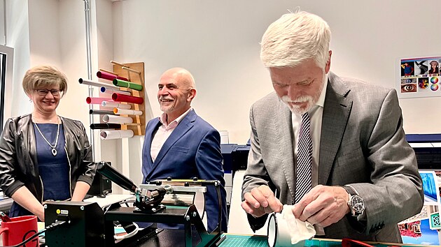 Leto&scaron;n&iacute; ofici&aacute;ln&iacute; n&aacute;v&scaron;těvu Pardubick&eacute;ho kraje zah&aacute;jil prezident Petr Pavel v Přelouči, kde se setkal se studenty Gymn&aacute;zia a grafick&eacute; &scaron;koly. (22. dubna 2026)