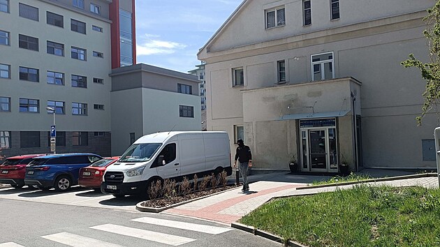 Protikorupční centrála v příbramské nemocnici zadržela 13 lidí včetně ředitele. Zatím není jasné, zda budou z něčeho obvinění. (28. dubna 2026)