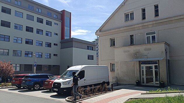 Protikorupční centrála v příbramské nemocnici zadržela 13 lidí včetně ředitele. Zatím není jasné, zda budou z něčeho obvinění. (28. dubna 2026)