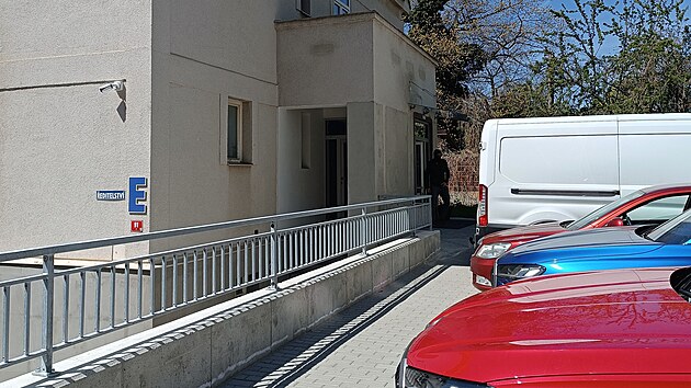 Protikorupční centrála v příbramské nemocnici zadržela 13 lidí včetně ředitele. Zatím není jasné, zda budou z něčeho obvinění. (28. dubna 2026)