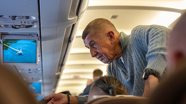 Předseda vl&aacute;dy Andrej Babi&scaron; a prvn&iacute; m&iacute;stopředseda vl&aacute;dy a ministr průmyslu a obchodu Karel Havl&iacute;ček zah&aacute;jili společnou cestu po Kavkaze př&iacute;letem do města Gabala v &Aacute;zerbajdž&aacute;nu. (26. dubna 2026)