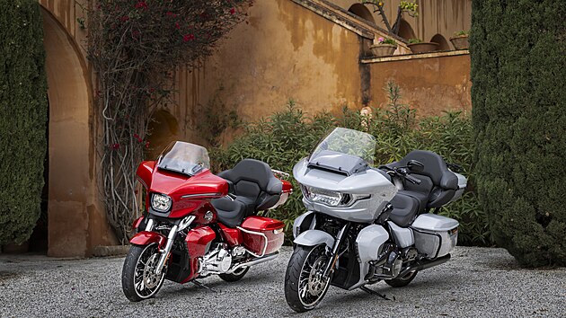 Harley-Davidson Road Glide Limited a Street Glide Limited už si vydobyly pověst legend a všechny inovace musejí dodržovat historický charakter modelových řad.