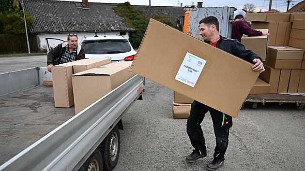 Havl&iacute;čkobrodsk&eacute; Technick&eacute; služby rozd&aacute;valy kompost&eacute;ry př&iacute;mo v m&iacute;stn&iacute;ch č&aacute;stech. Mezi obyvateli o ně byl enormn&iacute; z&aacute;jem, rozebrali si je během chv&iacute;le.