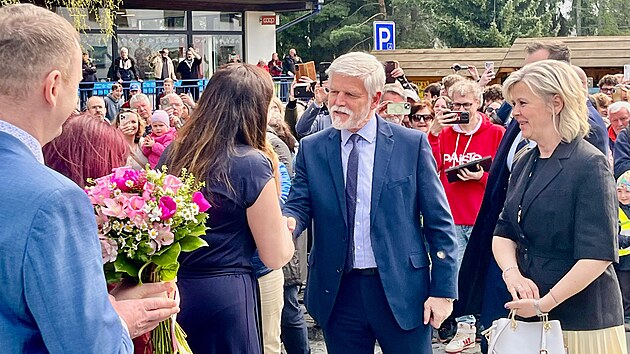 Prezident Petr Pavel s manželkou Evou dorazil do P&iacute;sečn&eacute;, vesnice roku 2025 na Orlicko&uacute;stecku. (23. dubna 2026)