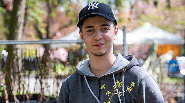 Na olomouck&eacute;m v&yacute;stavi&scaron;ti fini&scaron;uj&iacute; př&iacute;pravy na jarn&iacute; etapu květinov&eacute; v&yacute;stavy Flora, jež se uskutečn&iacute; od 23. do 26. dubna. Stovky prodejců zde nab&iacute;dnou rostliny, techniku i zahradnick&eacute; potřeby. (22. dubna 2026)