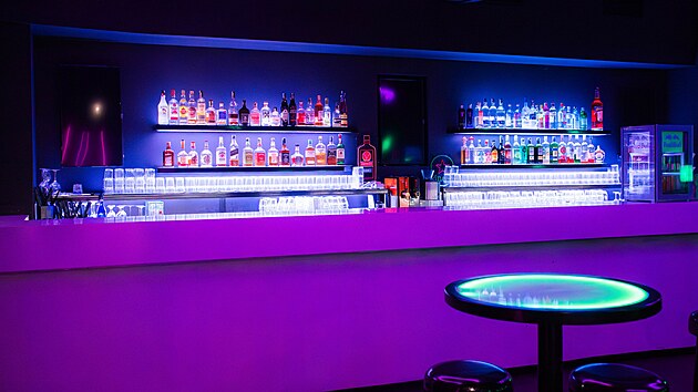 Bar proslul&eacute;ho olomouck&eacute;ho klubu Varna, kter&yacute; nyn&iacute; po kr&aacute;tk&eacute; &eacute;ře pod n&aacute;zvem R6 opět nese sv&eacute; původn&iacute; dlouholet&eacute; jm&eacute;no.