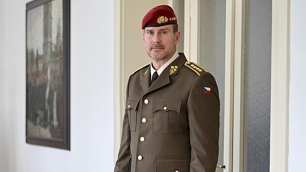 Ministerstvo obrany představilo nov&eacute; stejnokroje. (duben 2026)