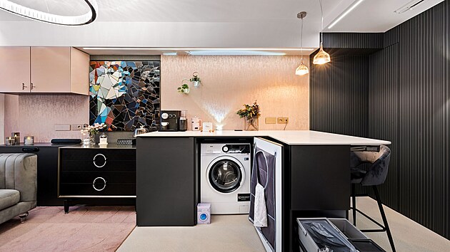 Garsonka o rozloze 30 m² se nachází v řadovém funkcionalistickém domě.