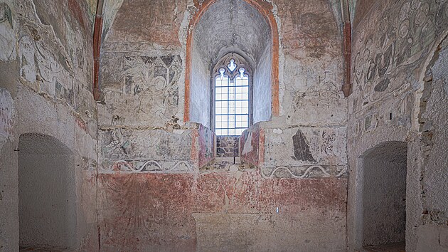 St&aacute;tn&iacute; hrad a z&aacute;mek Bečov na Karlovarsku otevře od p&aacute;tku pro veřejnost středověk&yacute; hrad i s kapl&iacute;, v n&iacute;ž se na&scaron;ly dva bečovsk&eacute; poklady.