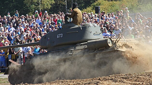 Tank T-34 na Tankových dnech v Lešanech