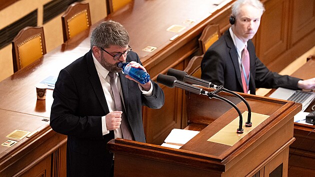 Jan Jakob (TOP 09) na mimořádné schůzi Poslanecké sněmovny. Ta se zabývá veřejným rozpočtem a podporou bydlení. (6. května 2026)