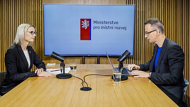 Hostem pořadu Rozstřel je ministryně pro místní rozvoj Zuzana Mrázová (ANO). Pořad moderuje Vladimír Vokál.