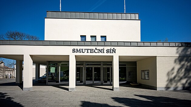 Smutečn&iacute; s&iacute;ň na hřbitově v Ostravě V&iacute;tkovic&iacute;ch