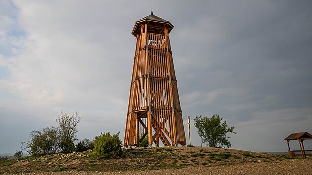 Jedn&iacute;m z motivů na vznik nov&eacute; turistick&eacute; trasy u Přemyslovic byl n&aacute;pad starostky zatraktivnit okol&iacute; nov&eacute; rozhledny.
