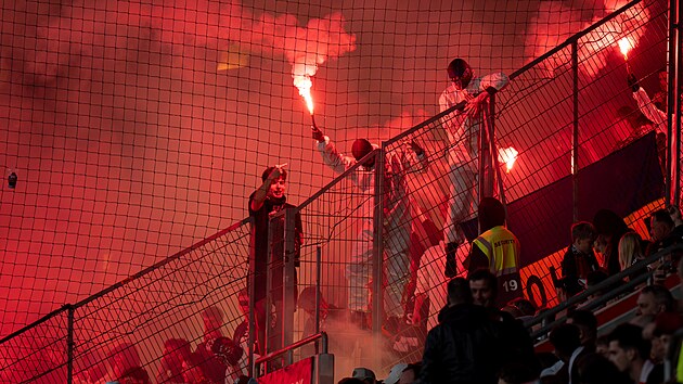 Kotel sparťansk&yacute;ch fanou&scaron;ků v derby proti Slavii