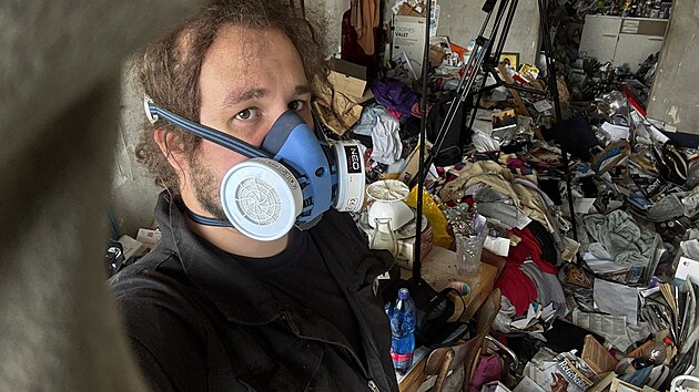 Snaž&iacute; se pom&aacute;hat Když si Martin Mojž&iacute;&scaron; Ondru&scaron; zakl&aacute;dal stěhovac&iacute; firmu, nepoč&iacute;tal s t&iacute;m, že jednou bude profesion&aacute;ln&iacute; ukl&iacute;zeč. Kvůli popt&aacute;vce se nyn&iacute; &uacute;klidům začal věnovat naplno.