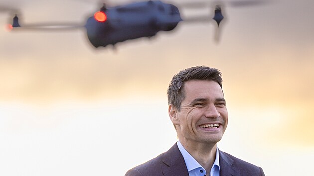 Tváří nového diskusní pořad Na dosah, který bude vysílat Česká televize jednou za měsíc z různých částí republiky, bude moderátor Daniel Stach