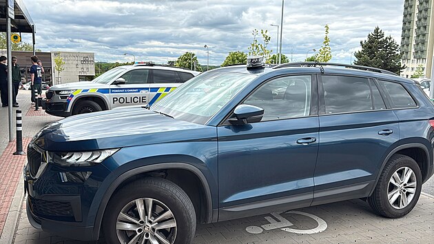 Policie zajistila finančn&iacute; hotovost v supermarketu v oddělen&iacute; s pečivem. (7. května 2026)