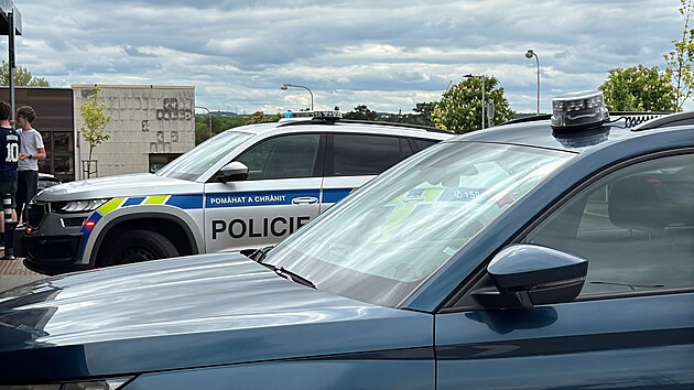 Policie zajistila finančn&iacute; hotovost v supermarketu v oddělen&iacute; s pečivem. (7. května 2026)
