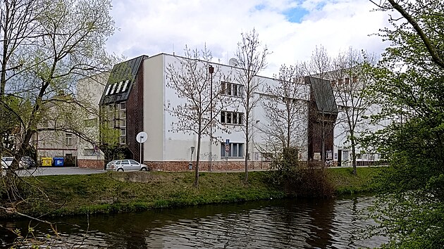 Současn&aacute; budova městsk&eacute;ho divadla a kina v Havl&iacute;čkově Brodě m&aacute; do ide&aacute;lu kr&aacute;sy daleko. Nedostatečn&eacute; už zač&iacute;naj&iacute; b&yacute;t i někter&eacute; technologie v jej&iacute;ch &uacute;trob&aacute;ch.