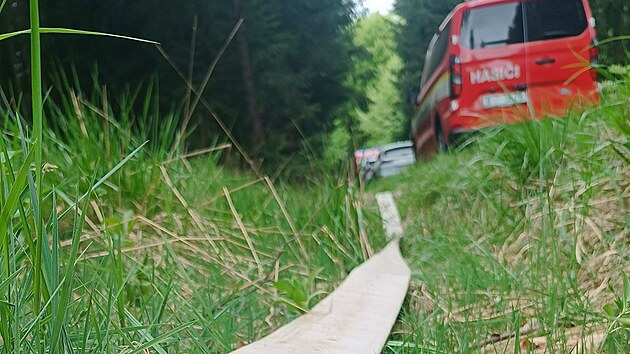 Hasiči hadicemi protnuli velkou č&aacute;st Žď&aacute;rska. Nov&yacute; rekord v d&aacute;lkově přepravě vody m&aacute; hodnotu 64,14 kilometru. Voda proudila soustavou hadic o celkov&eacute; d&eacute;lce takřka 65 kilometrů. (9. května 2026)