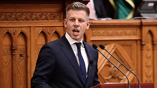 Šéf středopravicové strany Tisza Peter Magyar promlouvá jako nově zvolený maďarský premiér během slavnostního ceremoniálu v Budapešti v Maďarsku. (9. května 2026)