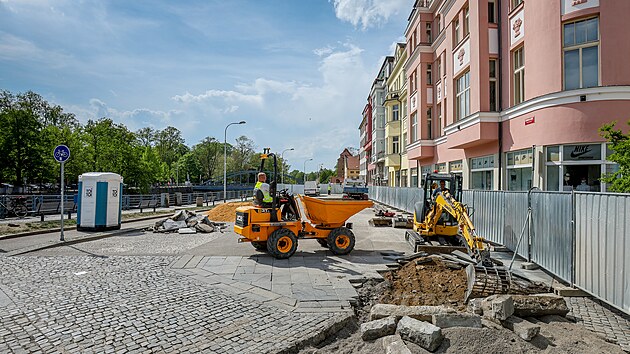 Z m&iacute;sta bude nov&aacute; n&aacute;plavka s př&iacute;stupem k vodě. (5. května 2026)