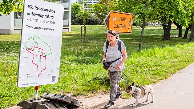 Probl&eacute;m u křižovatky Mileta v Hradci Kr&aacute;lov&eacute; - chodci nemaj&iacute; k dispozici nově zbudovan&eacute; podchody a původn&iacute; přechody jsou zru&scaron;en&eacute; (6. května 2026).