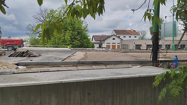 Oprava mostu přes Labe v Jaroměři na N&aacute;chodsku (8. května 2026).