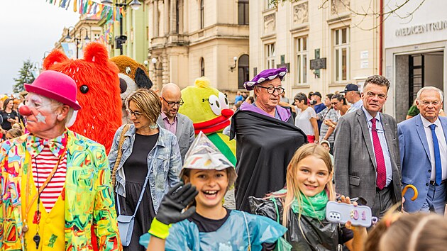 Festivalový průvod pohádkových bytostí centrem Jičína (10. září 2025)