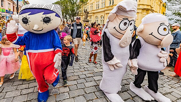 Festivalový průvod pohádkových bytostí centrem Jičína (10. září 2025)