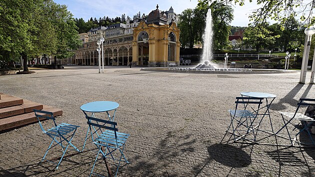 Mariánské Lázně, zpívající fontána před kolonádou. (5. května 2026)