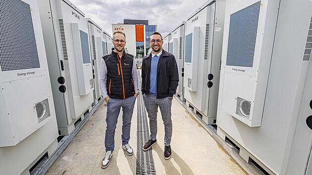 Bateriov&eacute; &uacute;loži&scaron;tě v Brně je hotov&eacute;. Za projektem stoj&iacute; firma Ilios. Na sn&iacute;mku zprava jednatel a obchodn&iacute; ředitel společnosti David &Scaron;karoupka a technick&yacute; ředitel Marek Machovec. (12. května 2026)