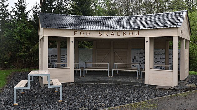 Nová síť naučných stezek Krajiny břidlice provází turisty kolem historických hornických staveb a nově vybudovaných odpočívek. Na snímku Staré Oldřůvky. (15. května 2026)