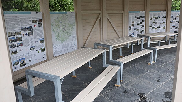 Nová síť naučných stezek Krajiny břidlice provází turisty kolem historických hornických staveb a nově vybudovaných odpočívek. Na snímku Staré Oldřůvky. (15. května 2026)