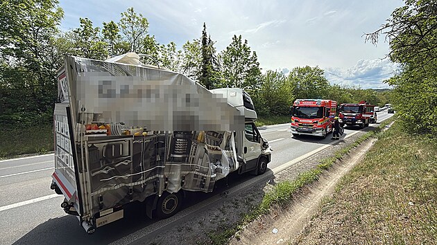 Dod&aacute;vka srazila muže a ženu v ulici Novopetrovick&aacute;. (15. května 2026)