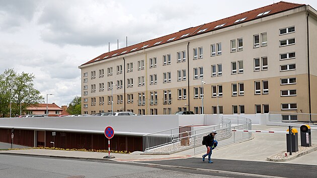 V Jihlavě u policie stoj&iacute; nov&yacute; parkovac&iacute; dům, st&aacute;l 110 milionů korun. (12. května 2026)